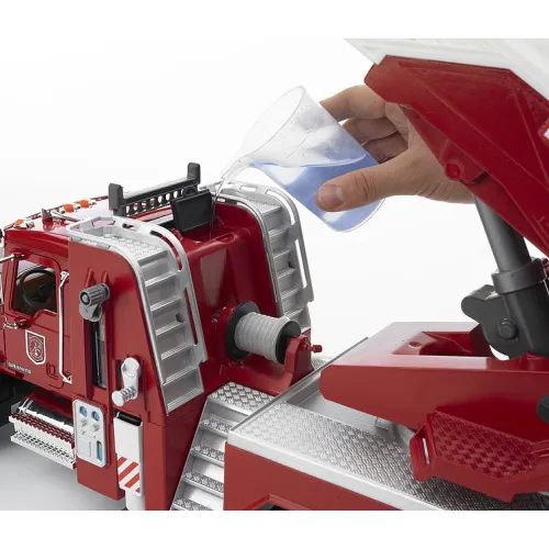 BRUDER Mack wóz strażacki z drabiną+światła+dźwięk